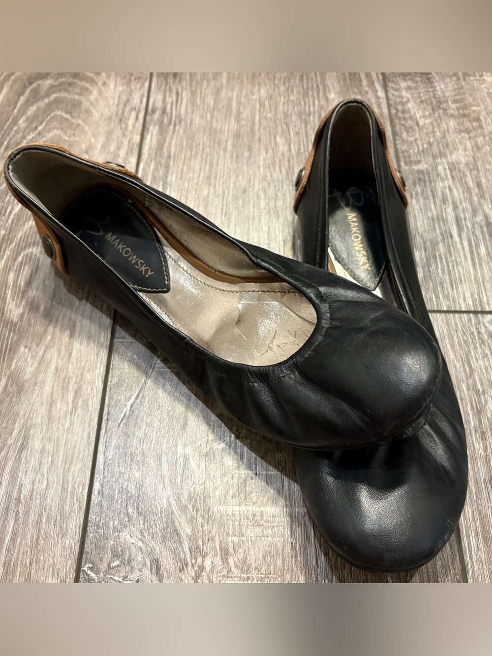 B Makowsky Leather Ballet Flats- Size 7.5M